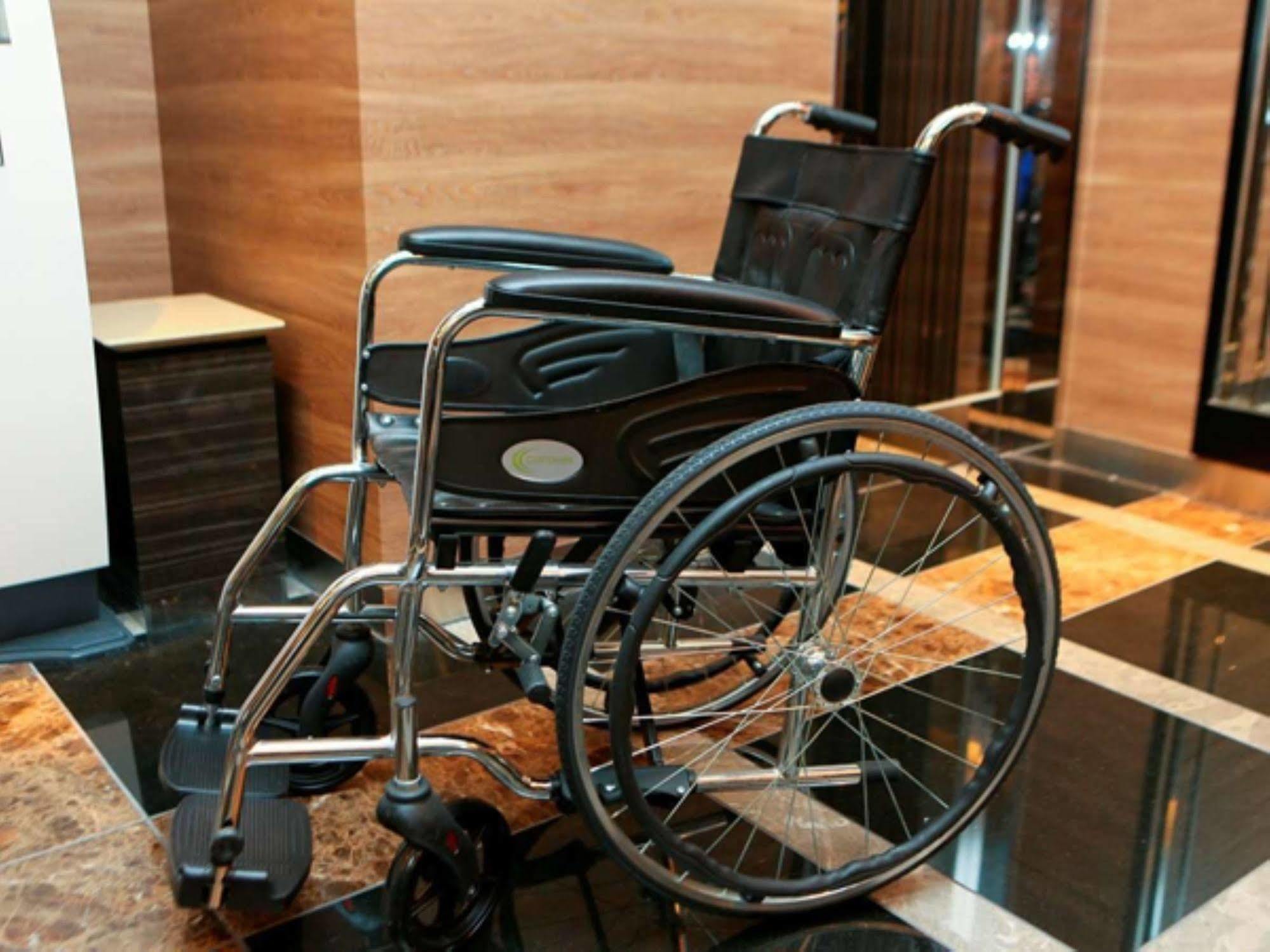 APA Hotel Higashi-Nihombashi-Ekimae Tokyo Bagian luar foto